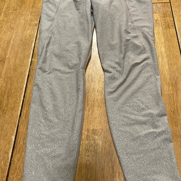 Beautiful Athleta leggings size M - Picture 4 of 8